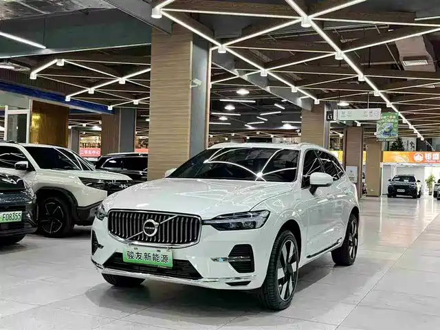 Volvo XC60 Plug-in Hybrid 2025 Plug-in Hybrid Long Range AWD Zhiyuan Luxury Edition