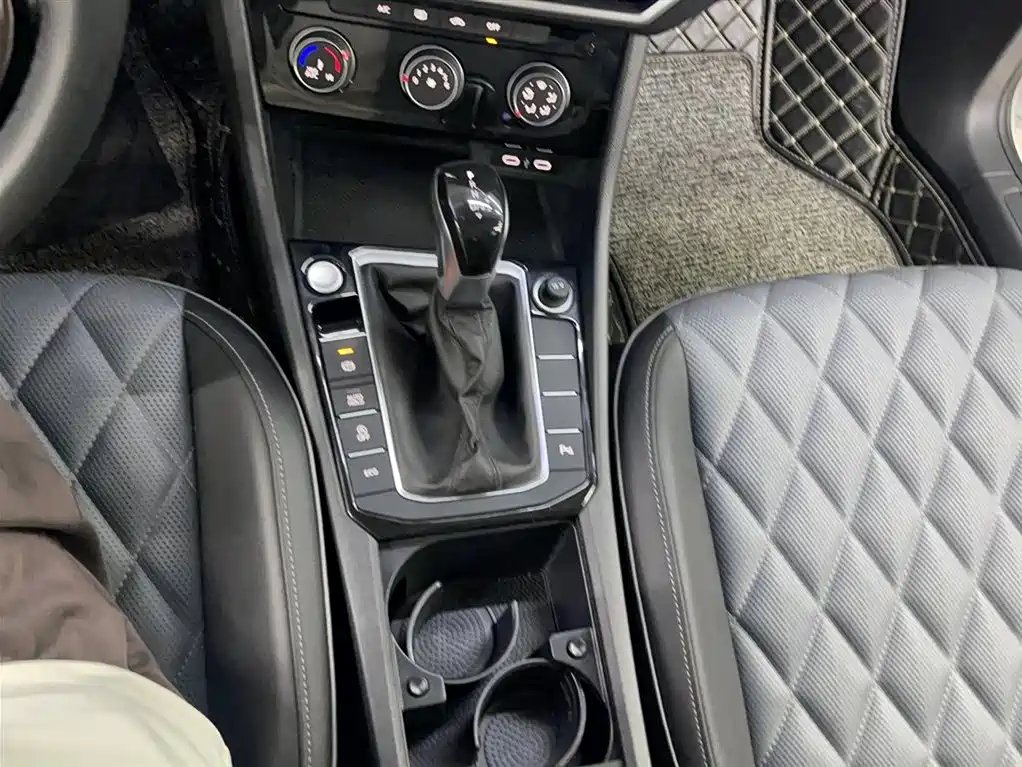Volkswagen Sagitar 2024 300TSI DSG Surpass Edition фото 9