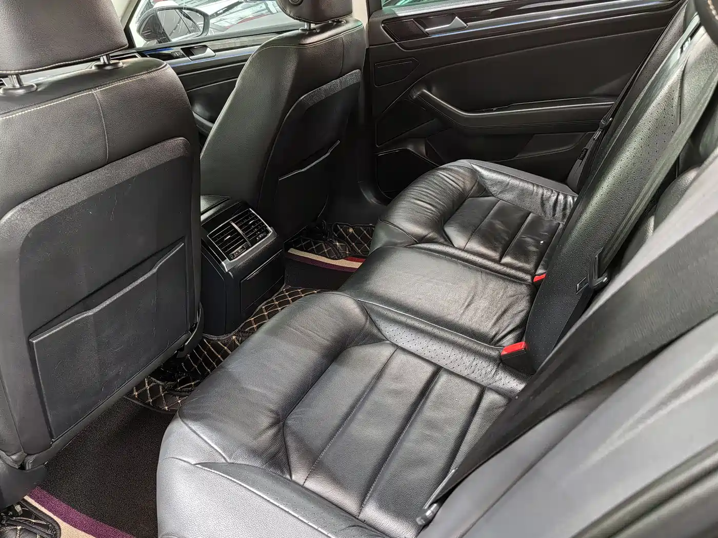 Volkswagen Phideon 2018 380TSI 2WD Business Edition фото 13