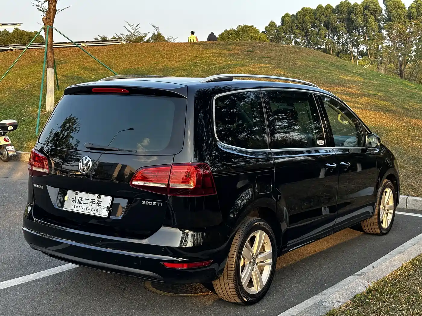 Volkswagen Sharan 2016 380TSI Comfort 7-seater фото 8