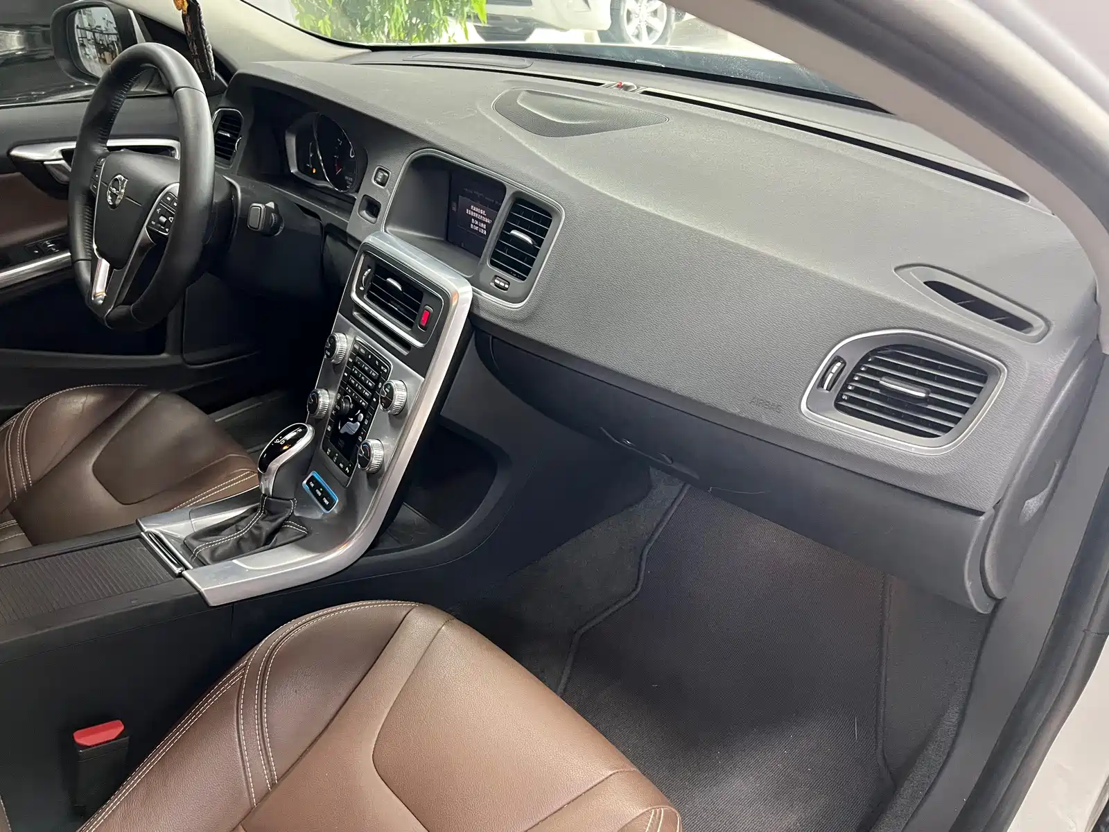 Фото 18 - Volvo S60 Plug-in Hybrid