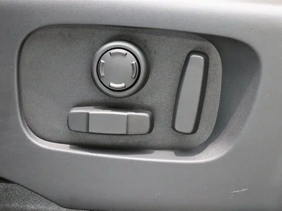 LAND ROVER DISCOVER SPORTS