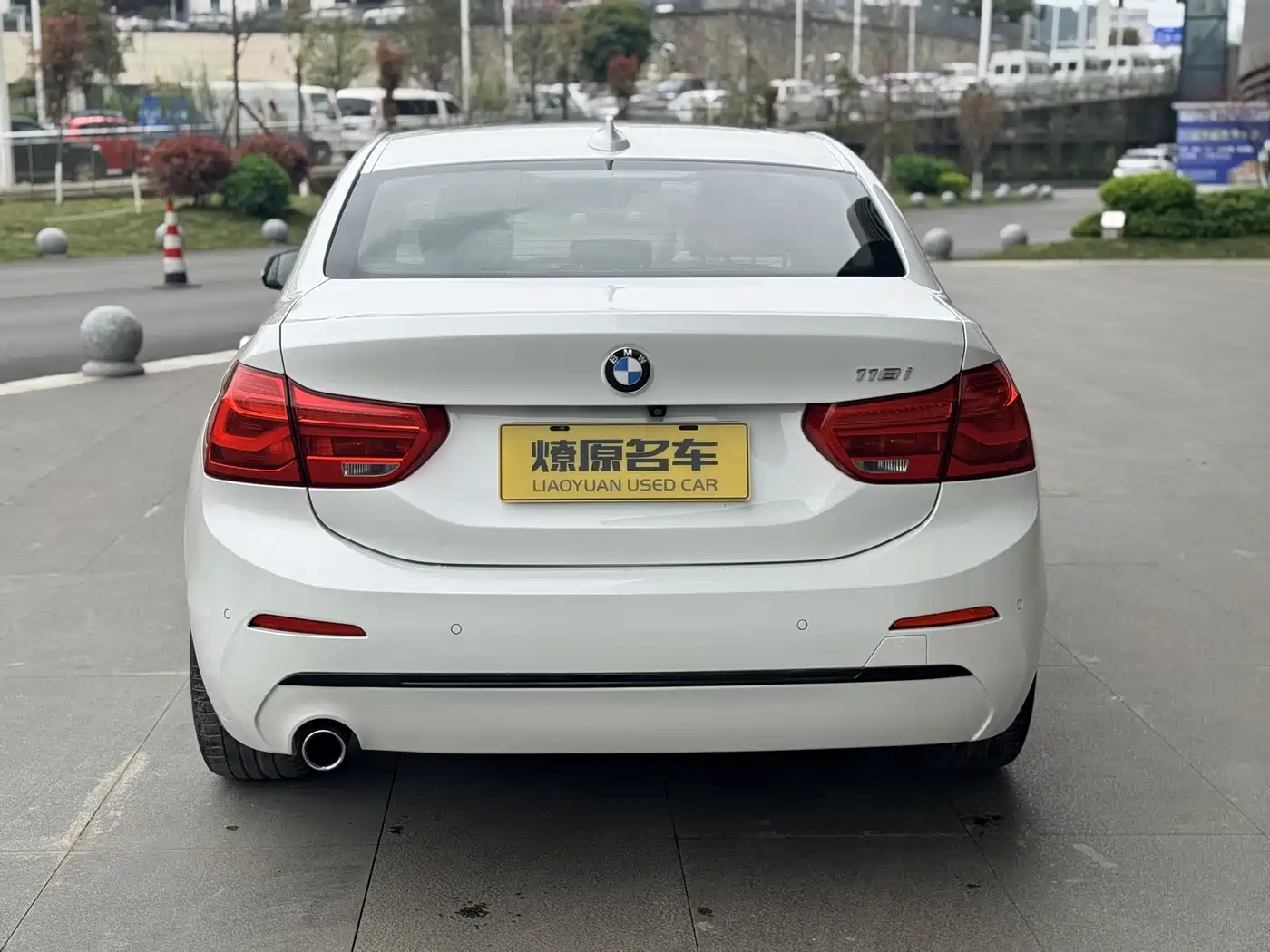 BMW 1 Series 2018 118i Sport Edition фото 6