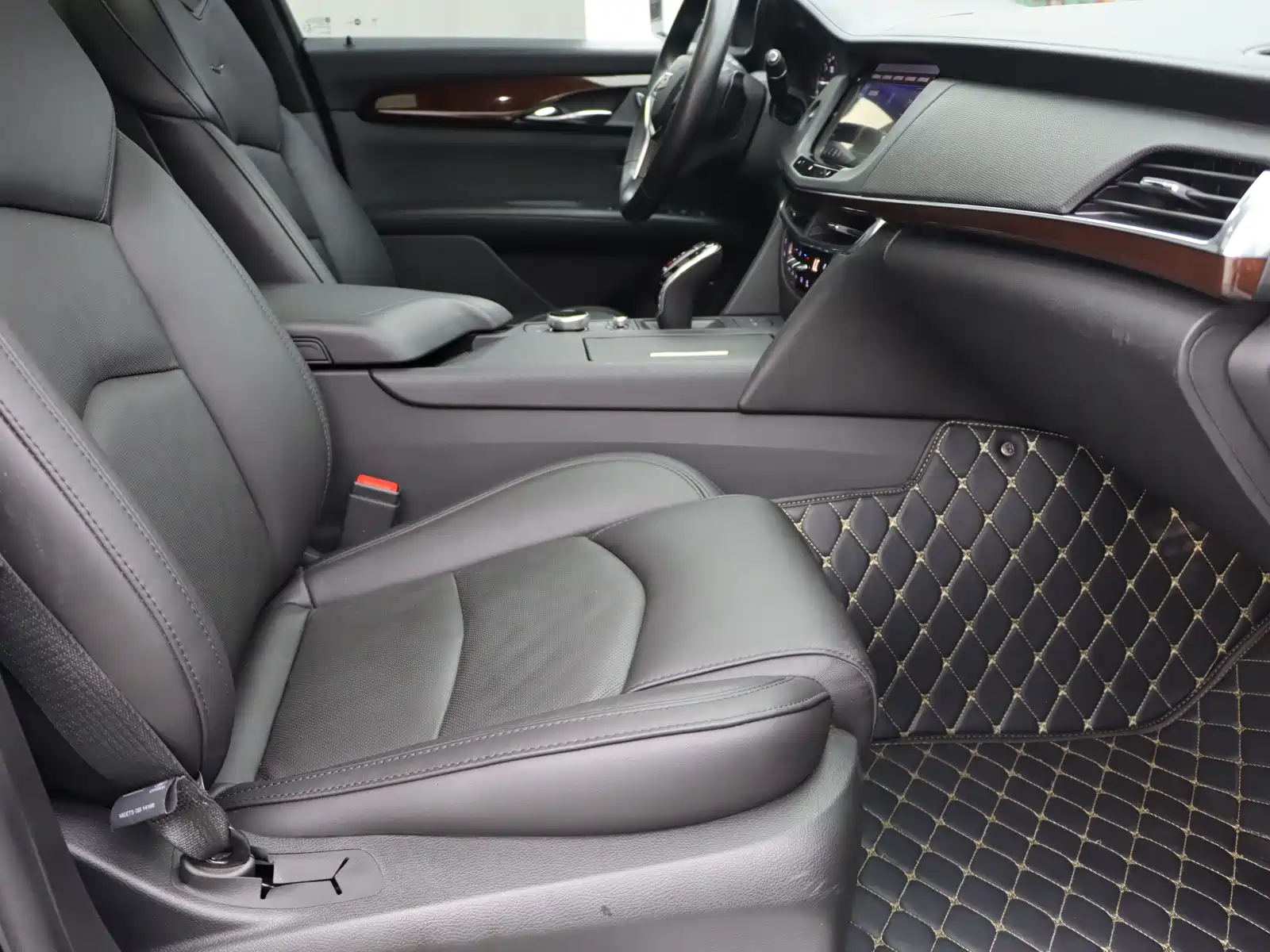 Фото 8 - Cadillac CT6