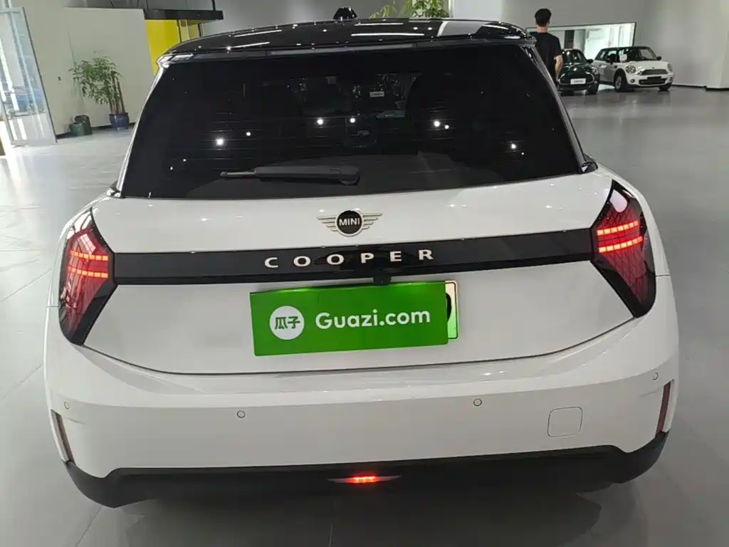 MINI Electric MINI COOPER 2025 2025 Model 456km COOPER E Classic