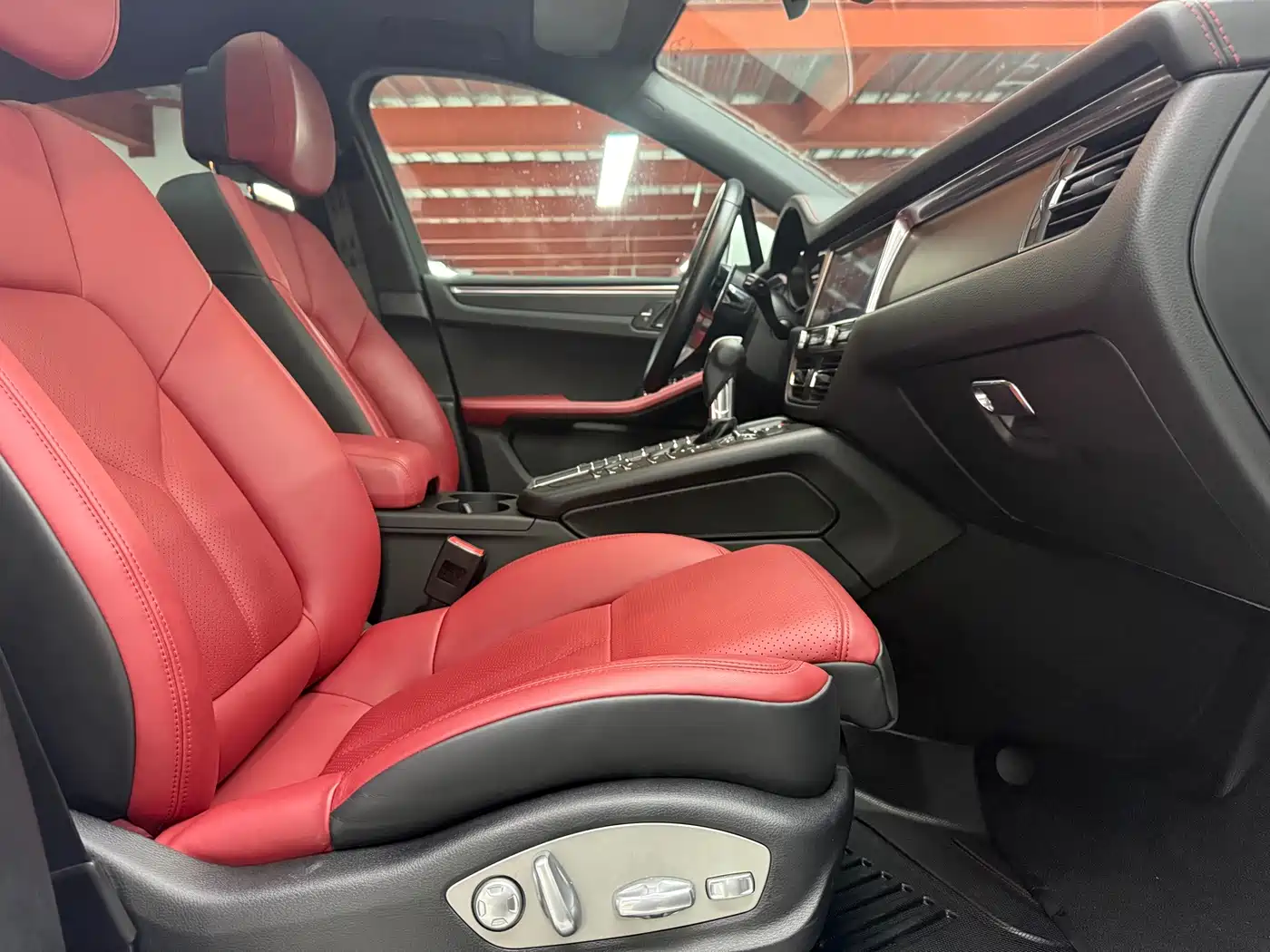 Фото 20 - Porsche Macan