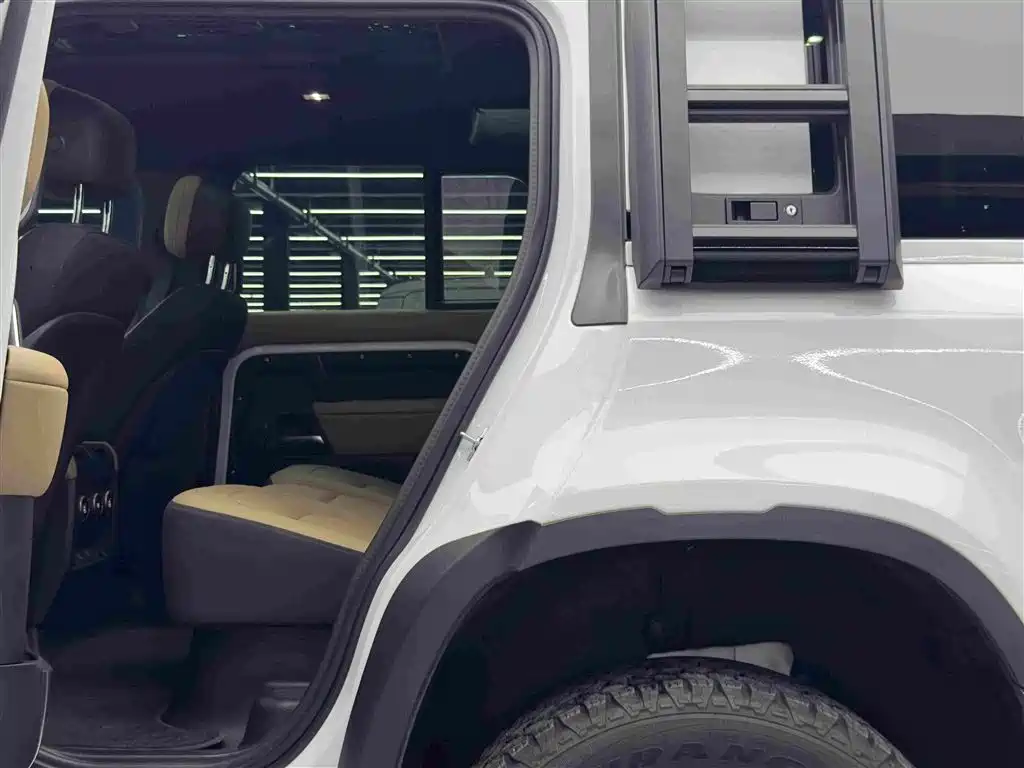 Land Rover Defender 2026 2025 110 3.0T P400 Dark Special Edition