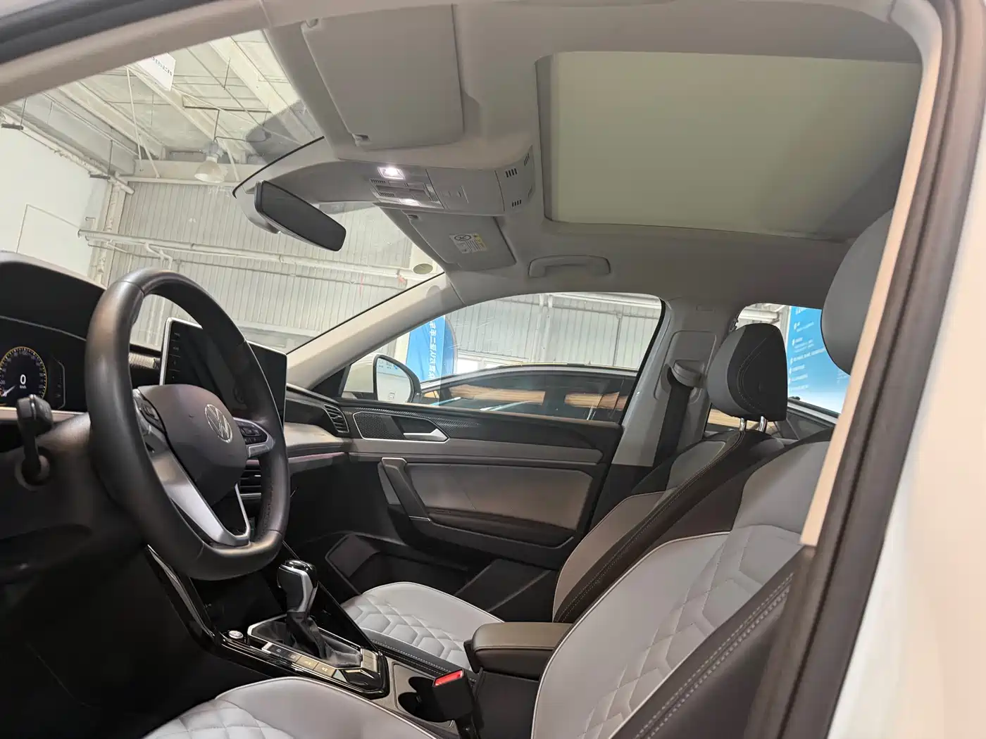 Volkswagen Tayron 2023 300TSI 2WD Luxury Plus Advanced Edition фото 5