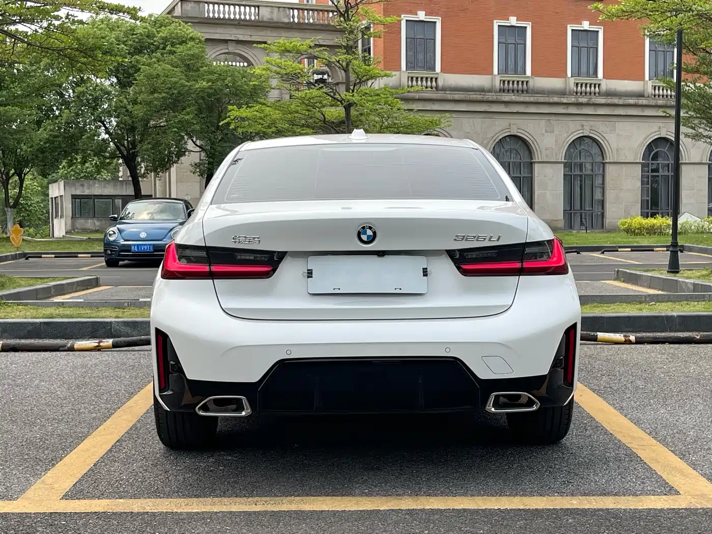 BMW 3-SERIES