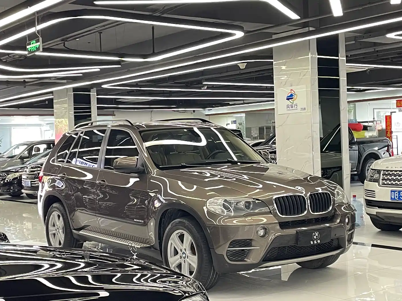 BMW X5 (Import) 2011 xDrive35i Leading Edition фото 3