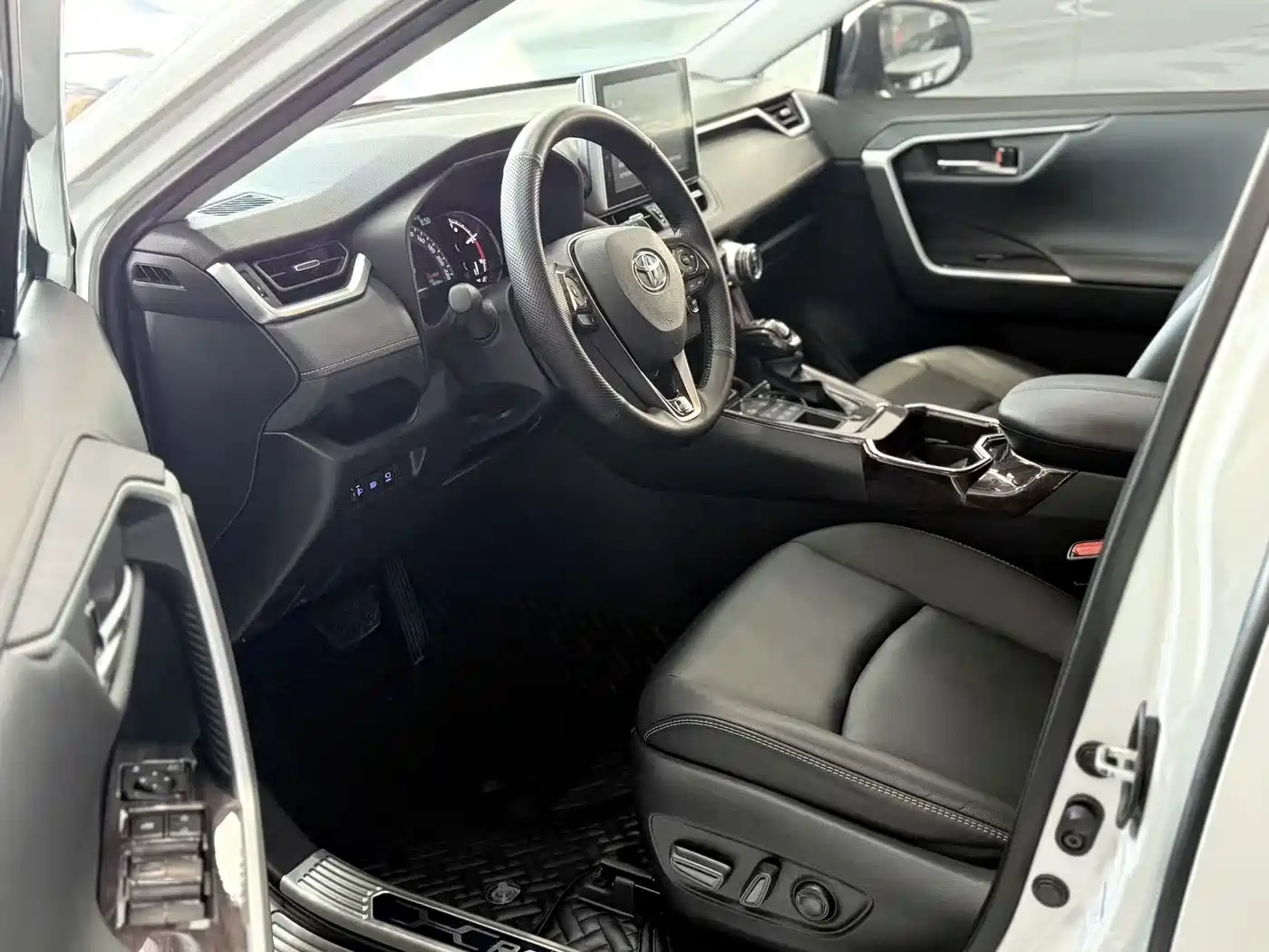 Toyota RAV4 Rongfang 2021 2.0L CVT 4WD Trend PLUS фото 4