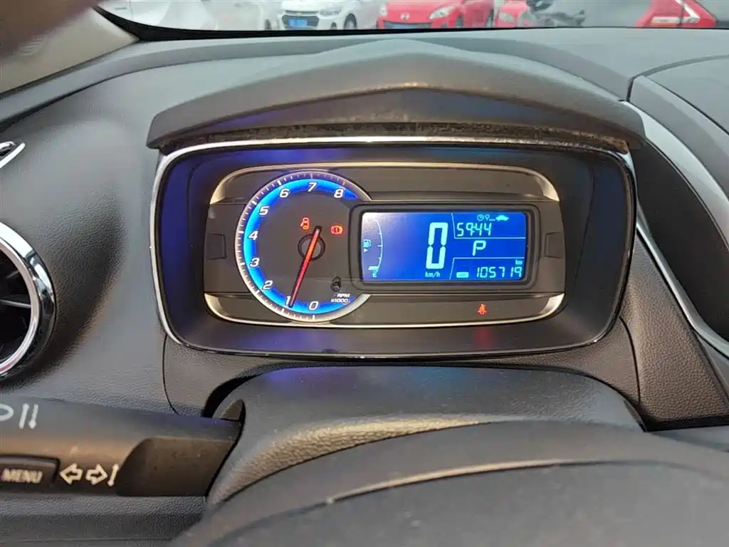 Chevrolet Trax 2016 1.4T Automatic 2WD Comfort Sunroof Edition фото 12
