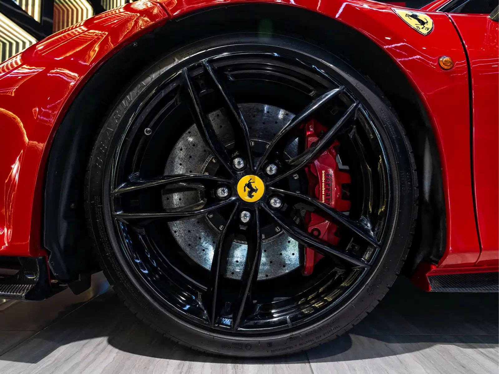 Фото 11 - Ferrari 488