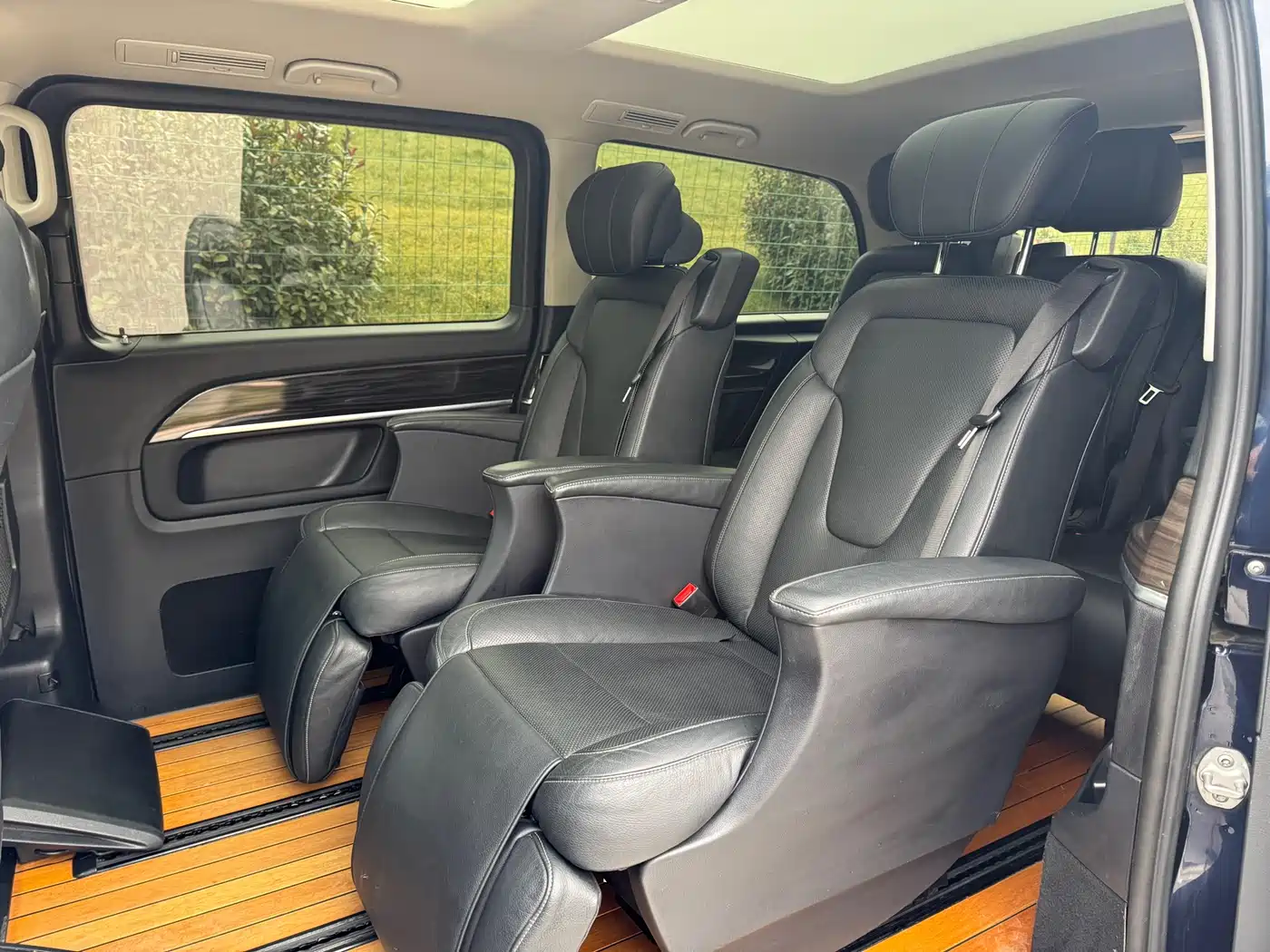 Mercedes-Benz V-Class 2017 Model V 260 Pilot Edition фото 9