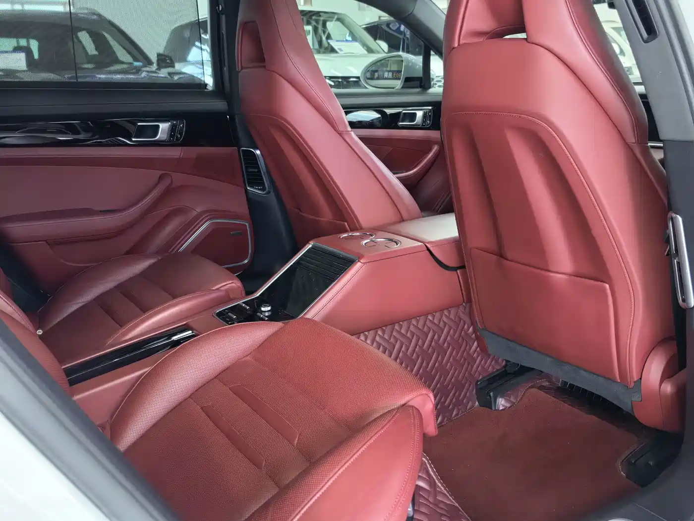 Porsche Panamera 2017 Panamera 4 Executive Long Wheelbase 3.0T фото 9