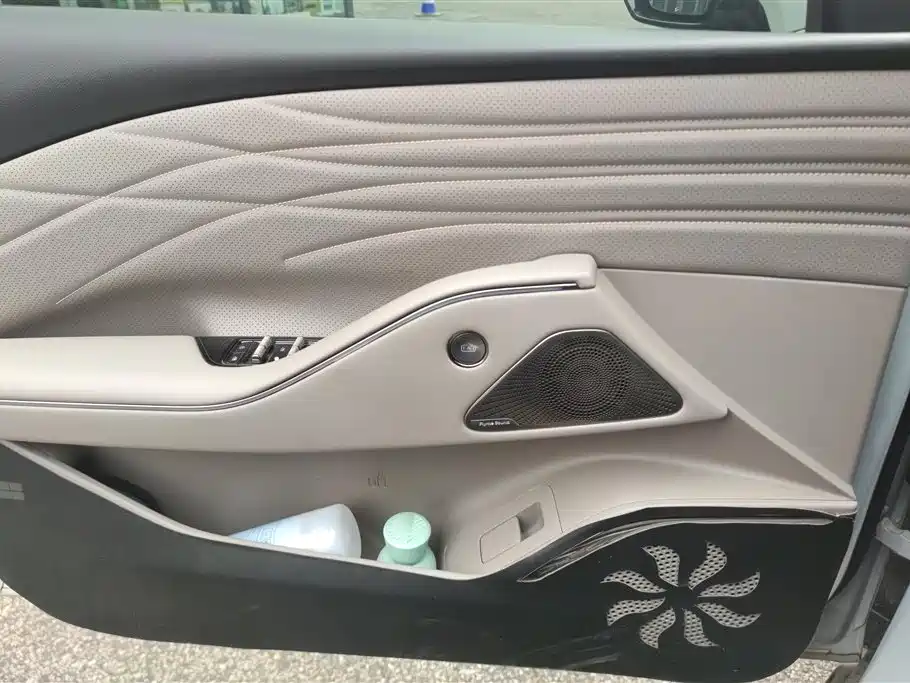 GEELY GALAXY GALAXY SPARKLE 8