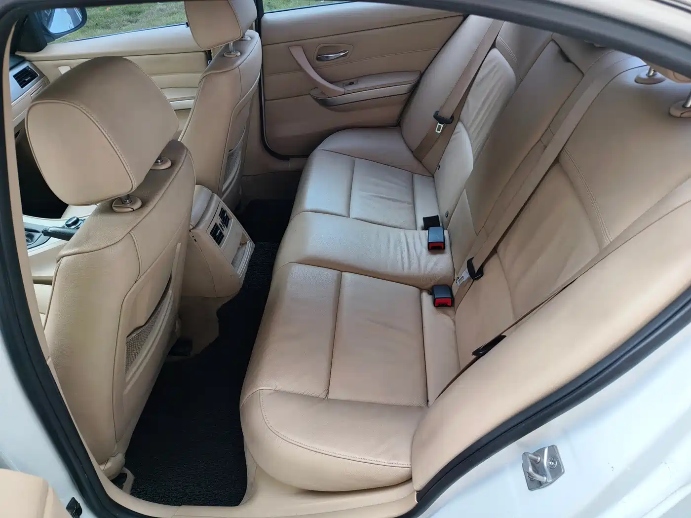 BMW 3 Series 2012 320i Luxury фото 4