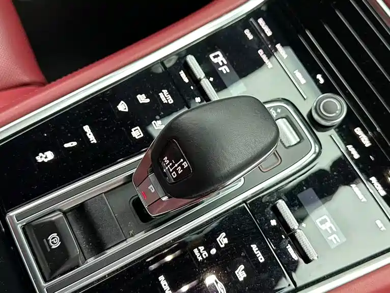 Porsche Panamera 2023 Panamera 4 Executive Long Wheelbase Platinum Edition 2.9T фото 17