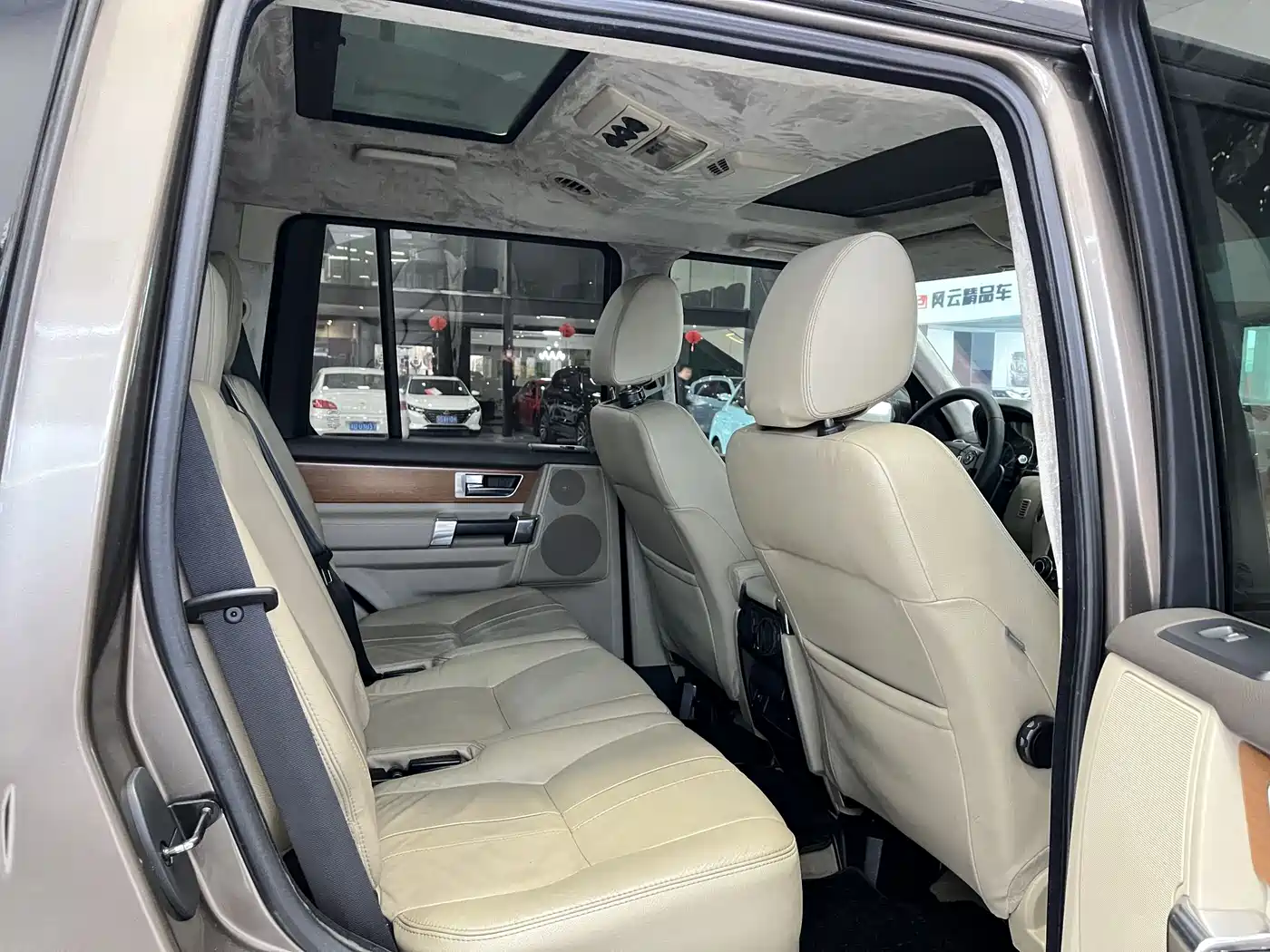 Land Rover Discovery 2012 3.0 SDV6 HSE Diesel фото 5