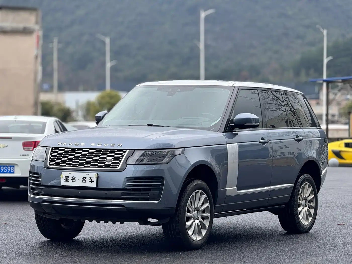 Land Rover Range Rover 2020 3.0 L6 Heritage Edition