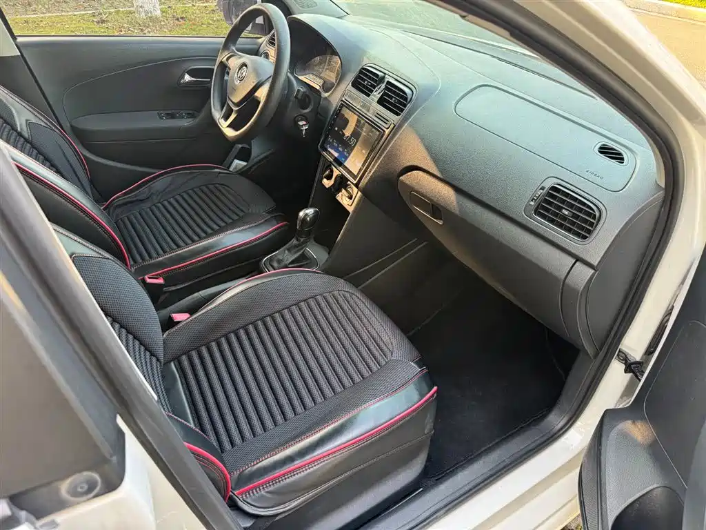 Volkswagen Polo 2018 1.5L Auto Safe Drive фото 7