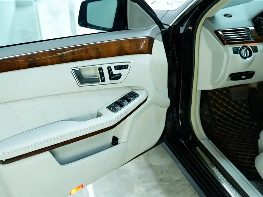 Mercedes-Benz E-Class 2012 E 300 L Elegance Model фото 18