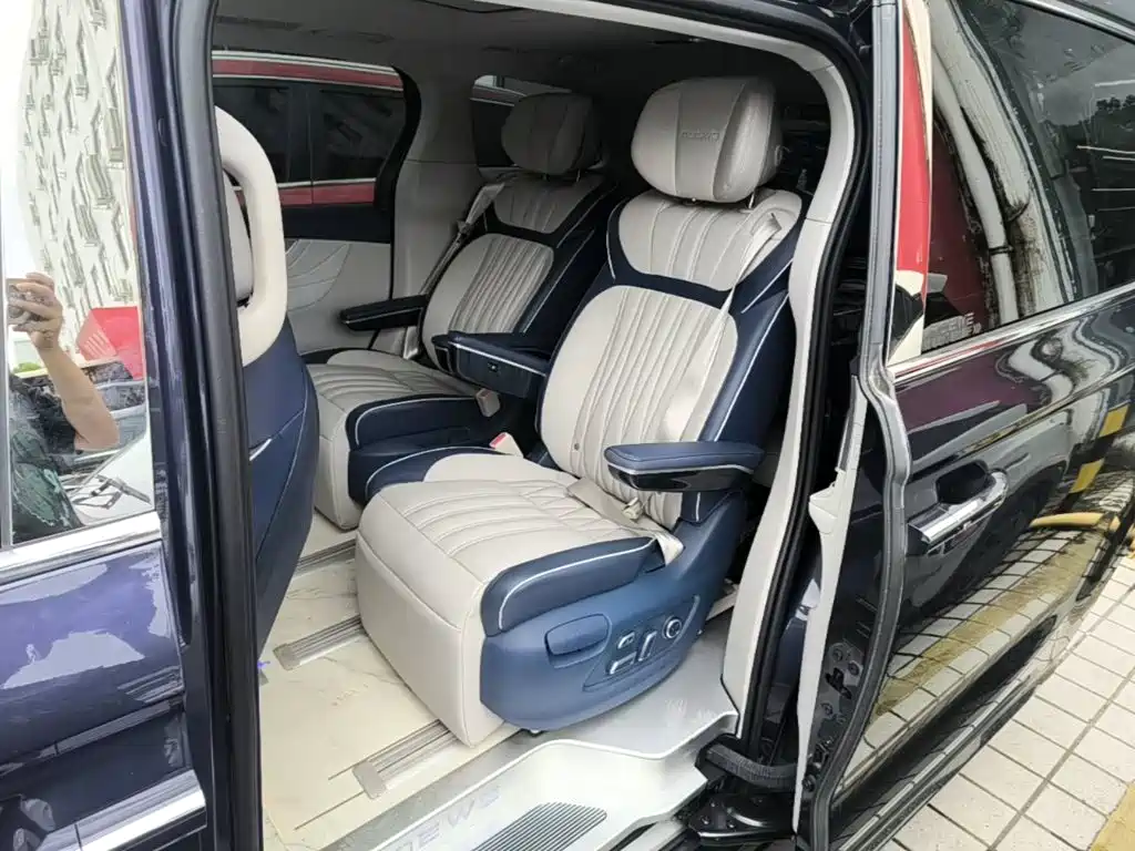 Roewe iMAX8 2022 2022 400TGI Gathering Edition