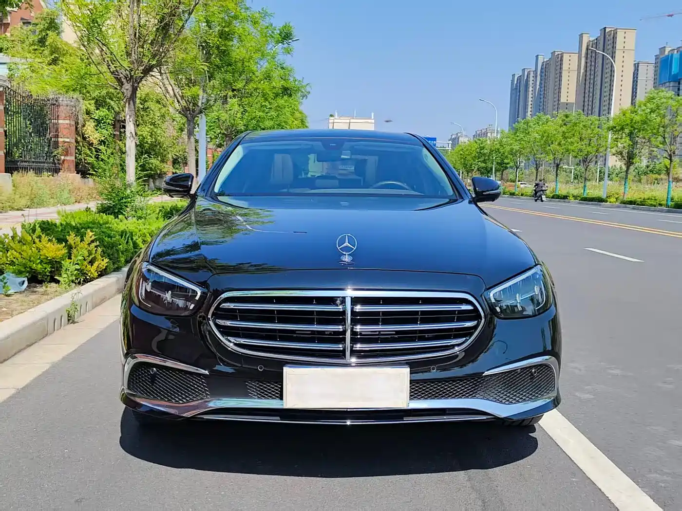 Mercedes-Benz E-Class 2023 E 300 L Fashion фото 17