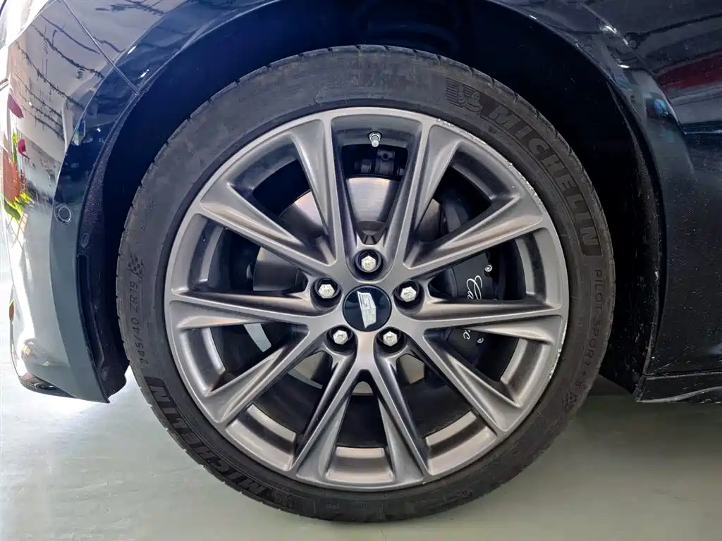 Cadillac CT5 2023 28T Platinum Style фото 7