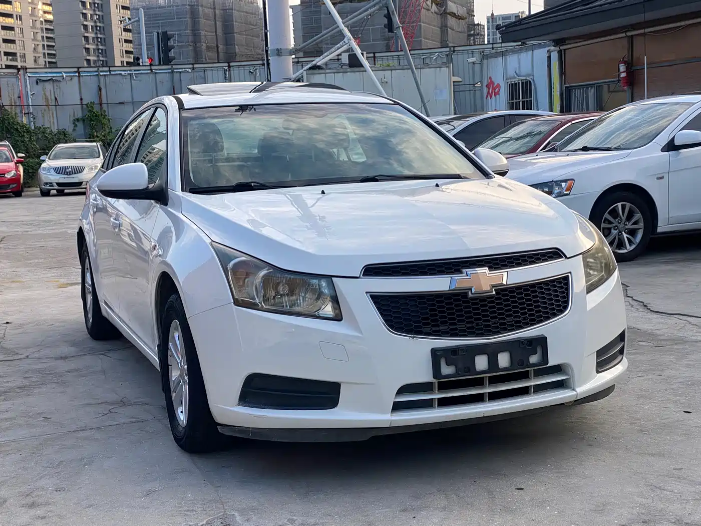 Photo 3 - Chevrolet Cruze