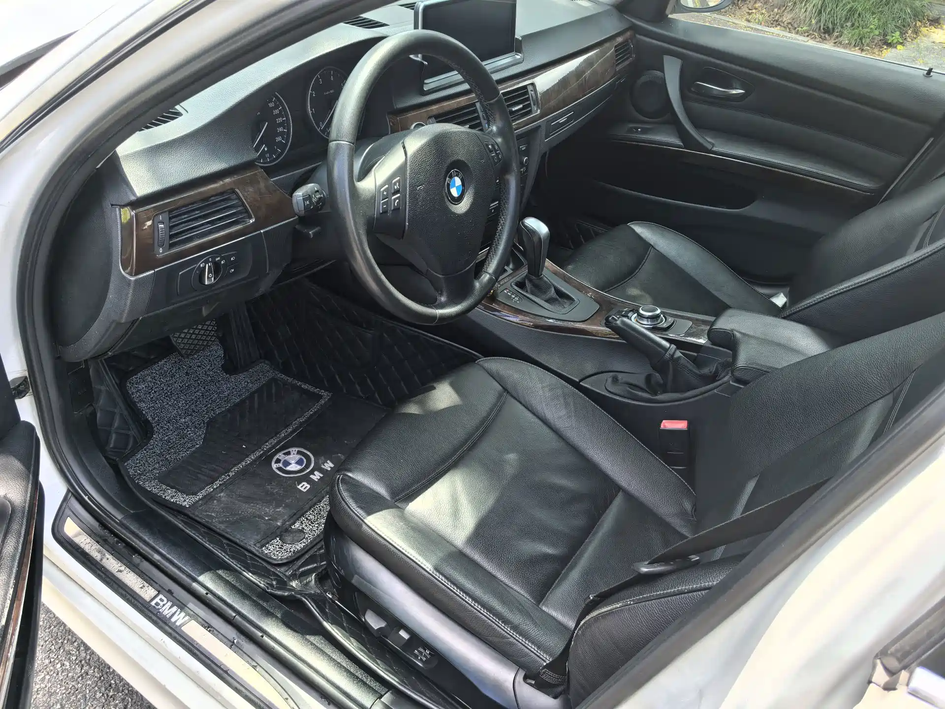 صورة 8 - BMW 3 Series