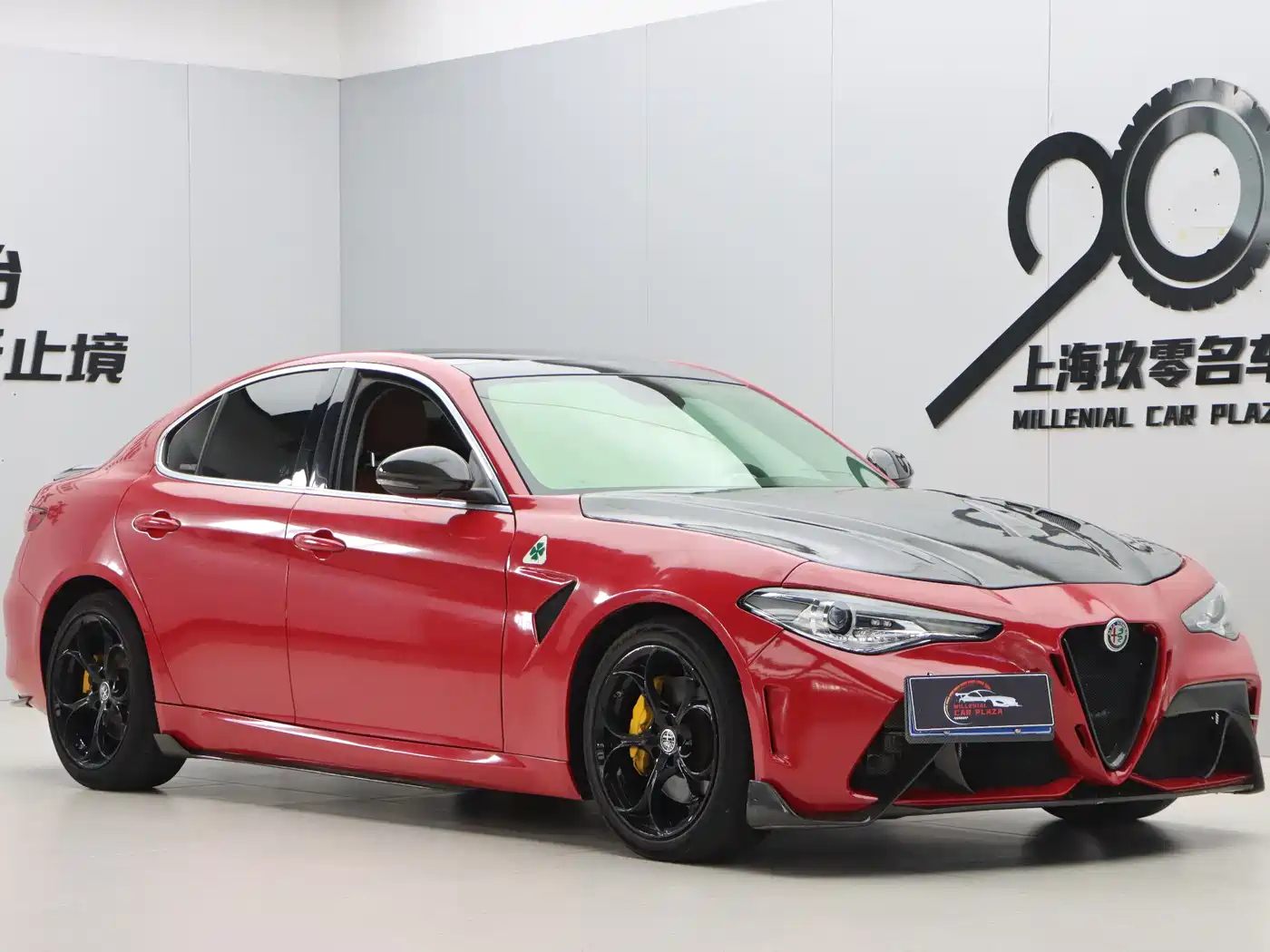 Alfa Romeo Giulia 2019 2017 2.0T 280HP Luxury Edition