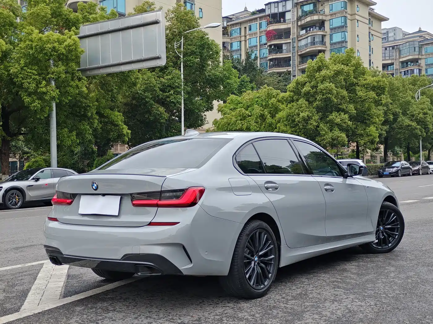 BMW 3 Series 2021 325Li M Sport Night Edition фото 6