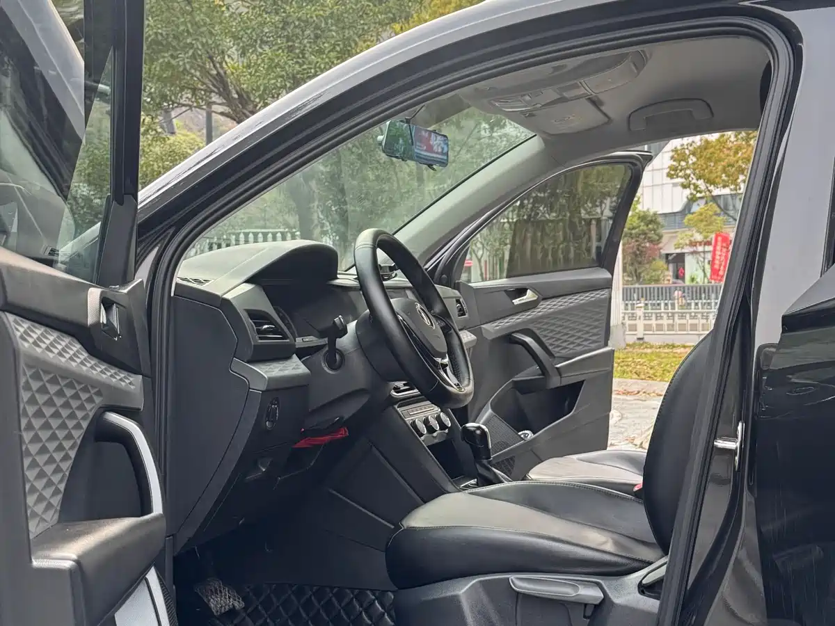 Volkswagen Tharu 2022 280TSI 2WD Trend фото 14