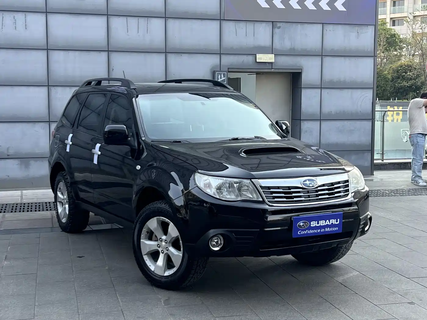 Subaru Forester 2010 2.5XT Luxury Navigation Edition фото 3