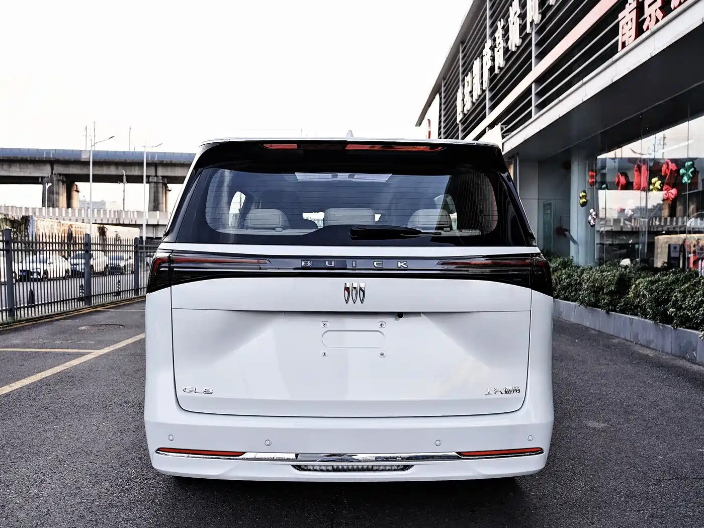 Buick GL8 2025 Land Business Class First Edition фото 4