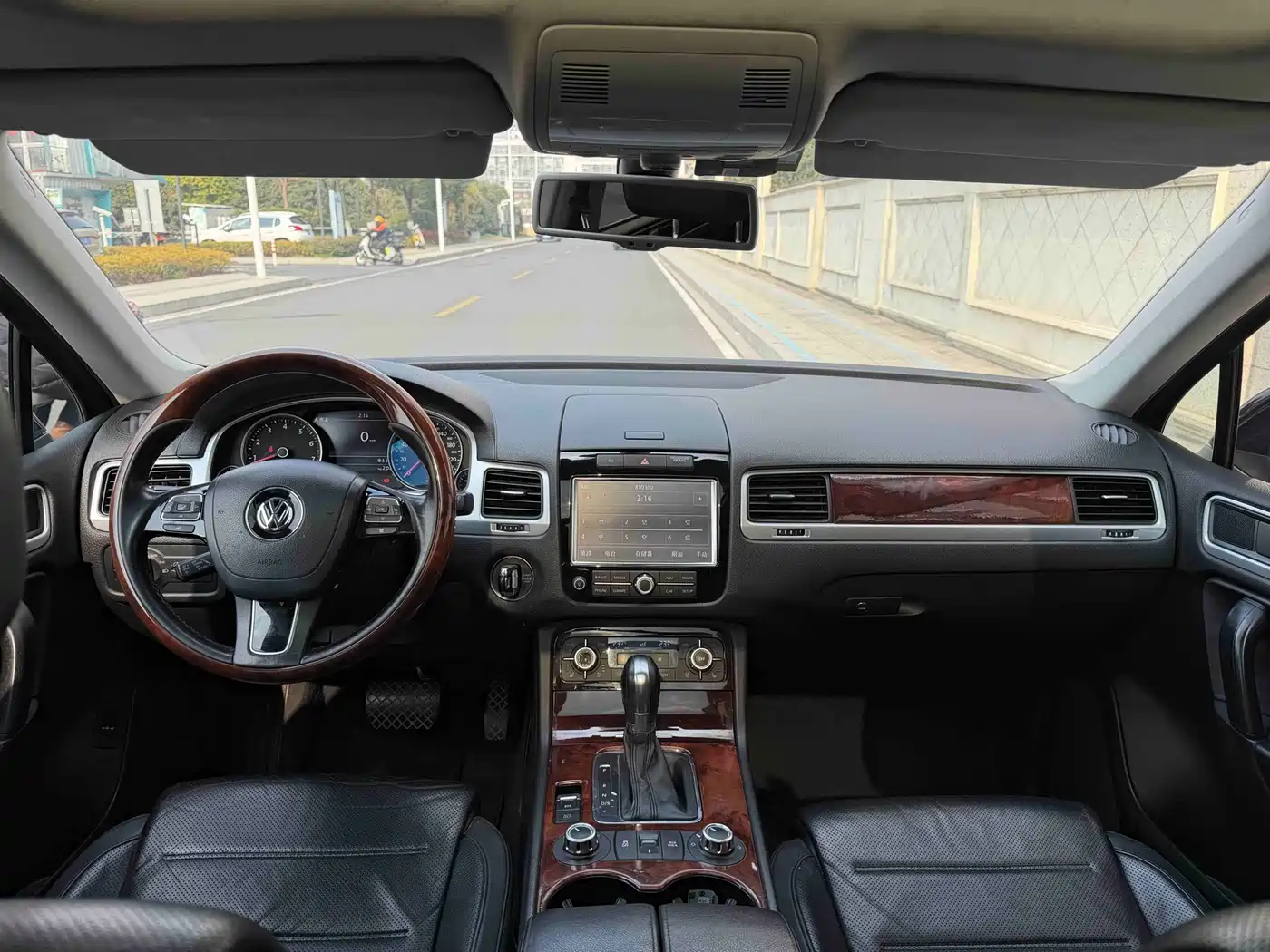 Volkswagen Touareg 2011 3.0TSI Comfort фото 8