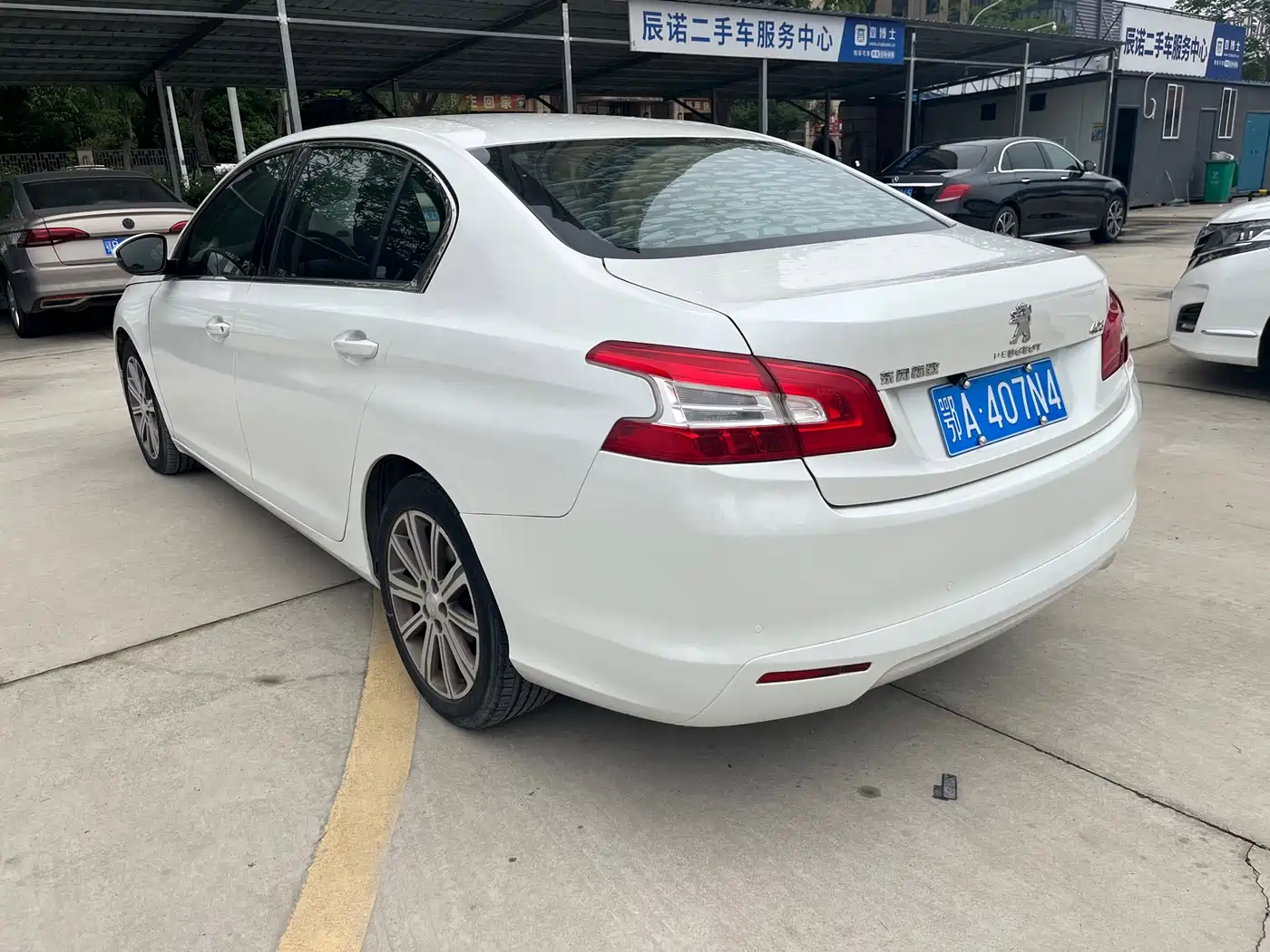 Peugeot 408 2014 1.8L Automatic Luxury Edition фото 7
