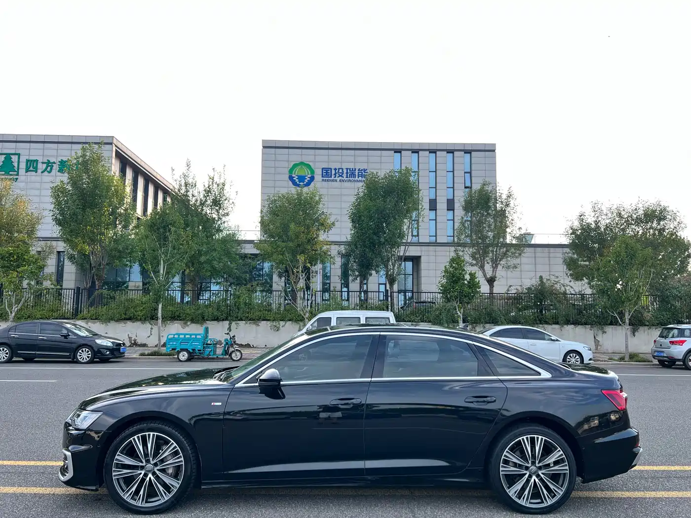 Фото 3 - Audi A6L