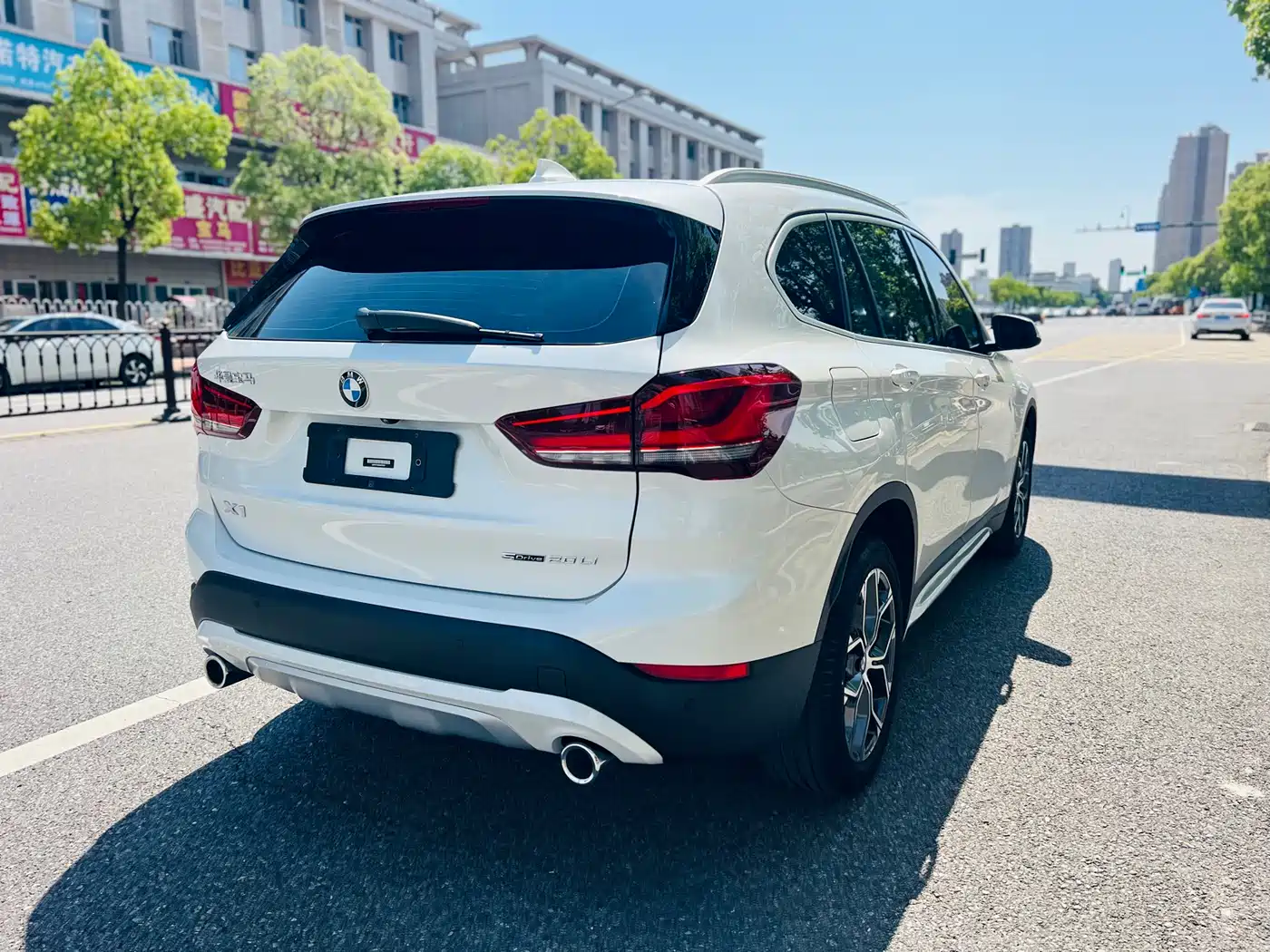 BMW X1 2022 sDrive20Li Fashion фото 14