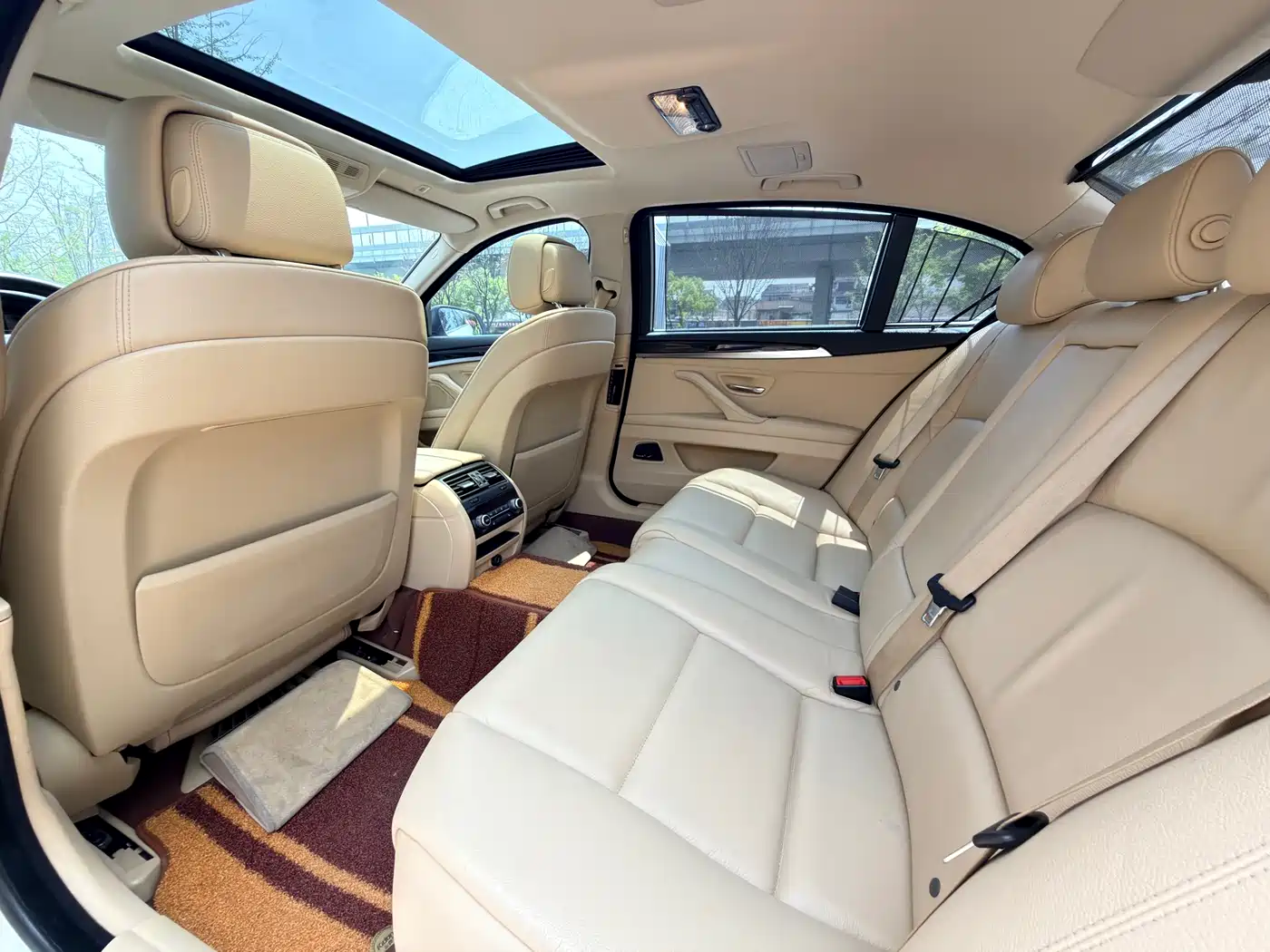 BMW 5 Series 2013 535Li Leadership фото 10