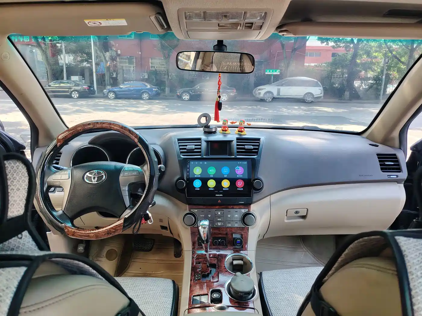 Photo 4 - Toyota Highlander