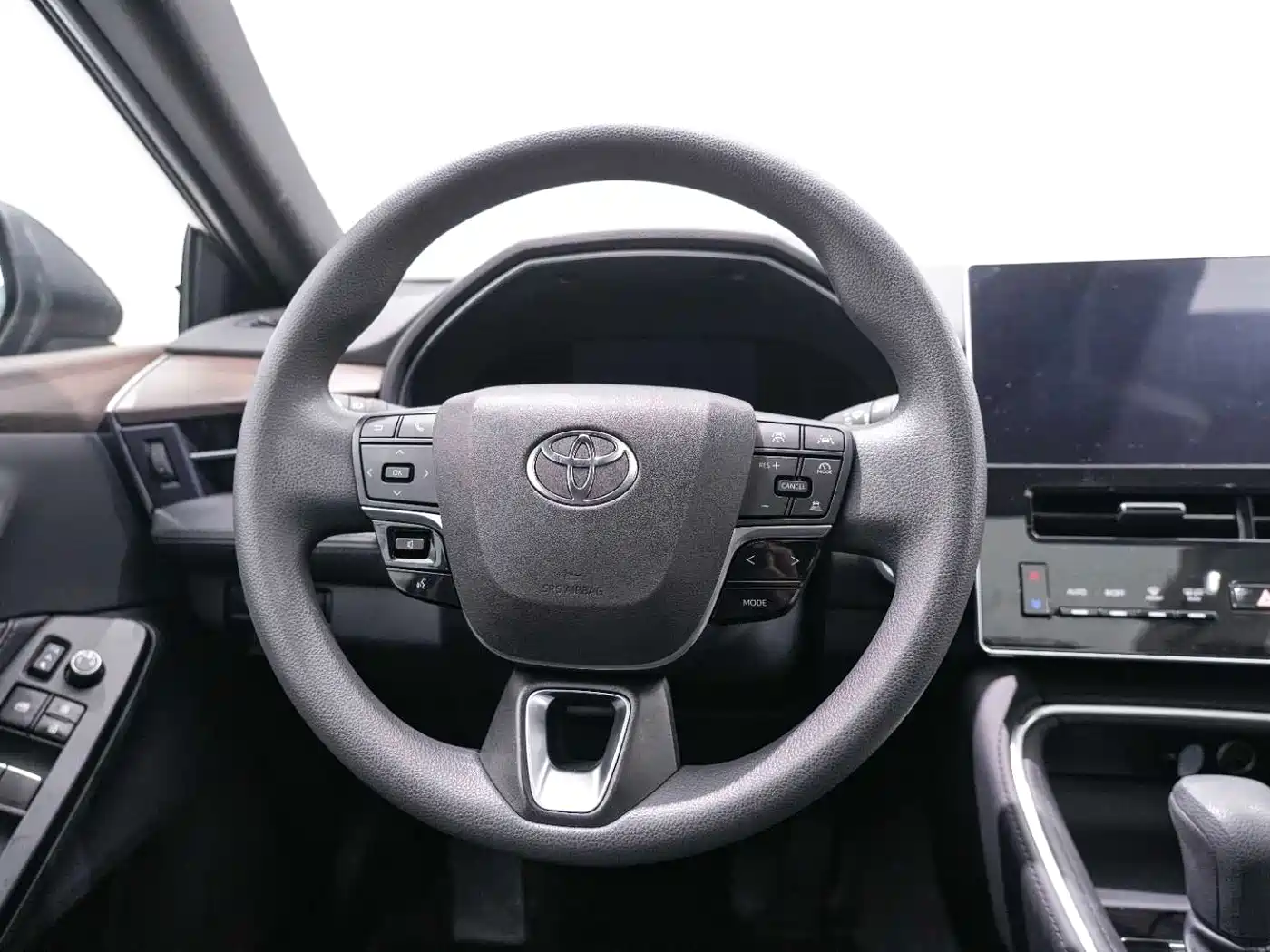 Toyota Avalon 2024 Model 2.0L Progressive Edition фото 18