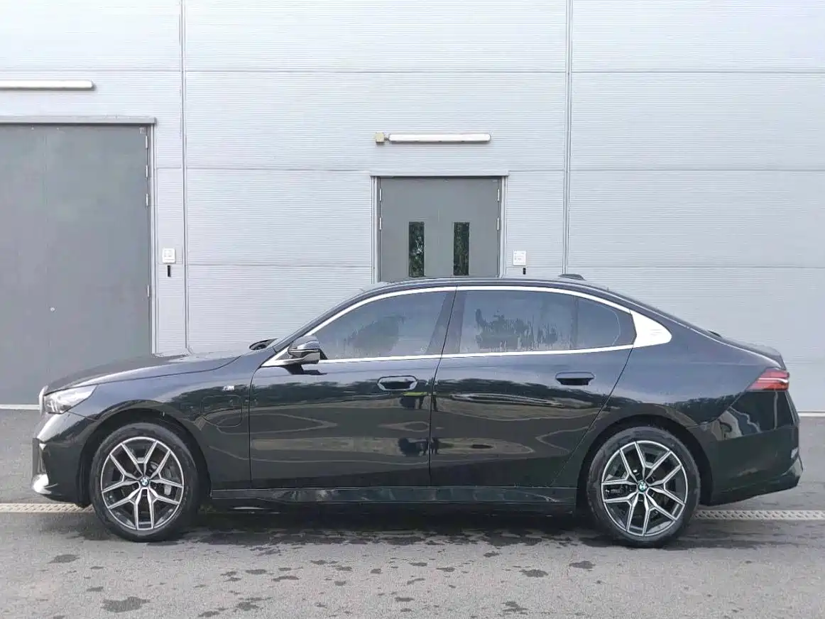 BMW i5 2025 2025 eDrive 35L M Sport Package