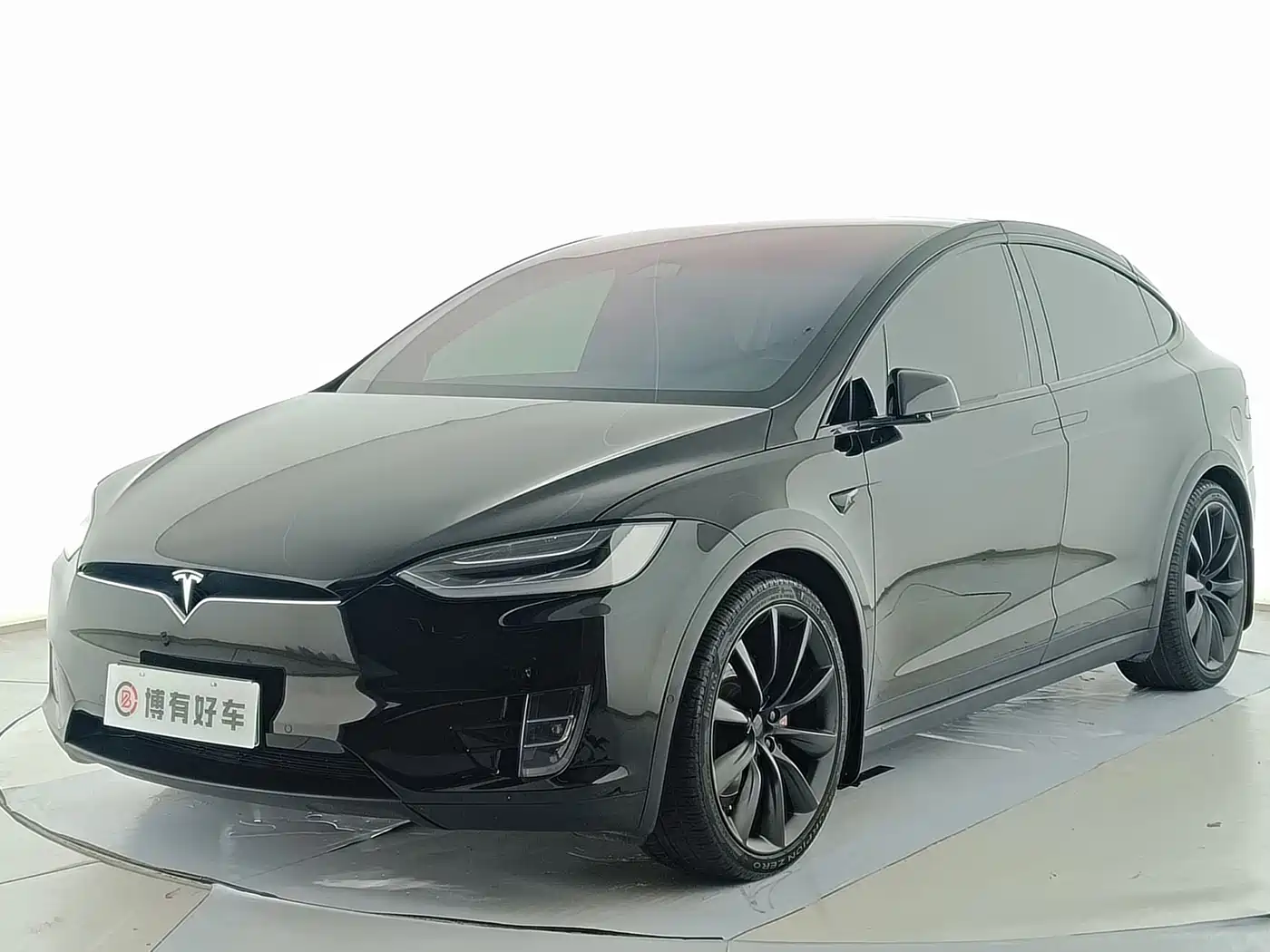 Фото 1 - Tesla Model X