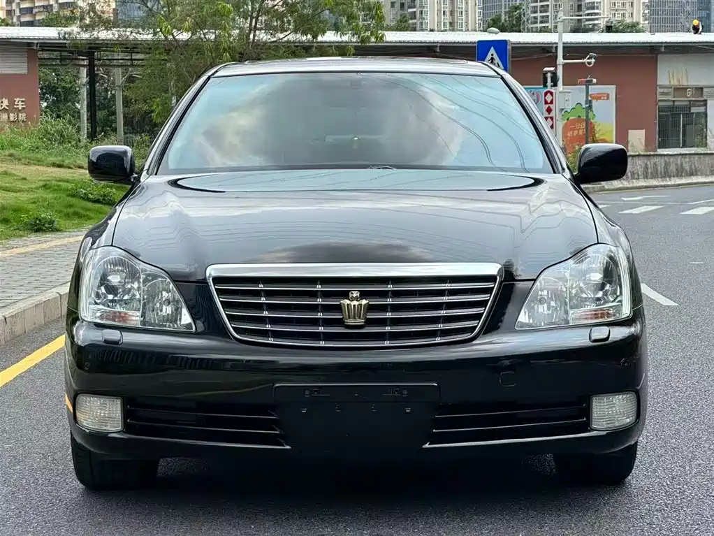 Toyota Crown 2009 2.5L Royal Special Enhanced Edition фото 2