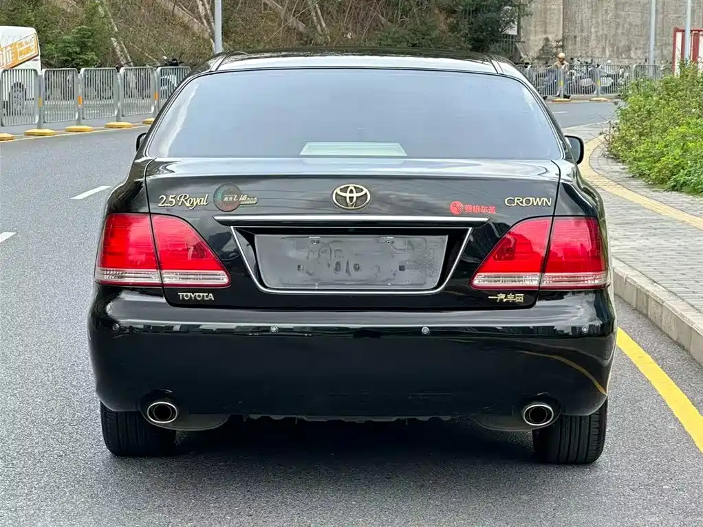Toyota Crown 2009 2.5L Royal Special Enhanced Edition фото 19