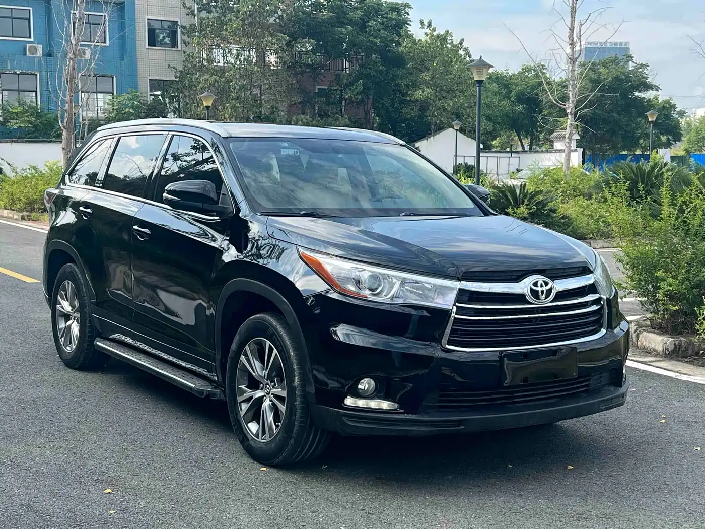 Photo 3 - Toyota Highlander