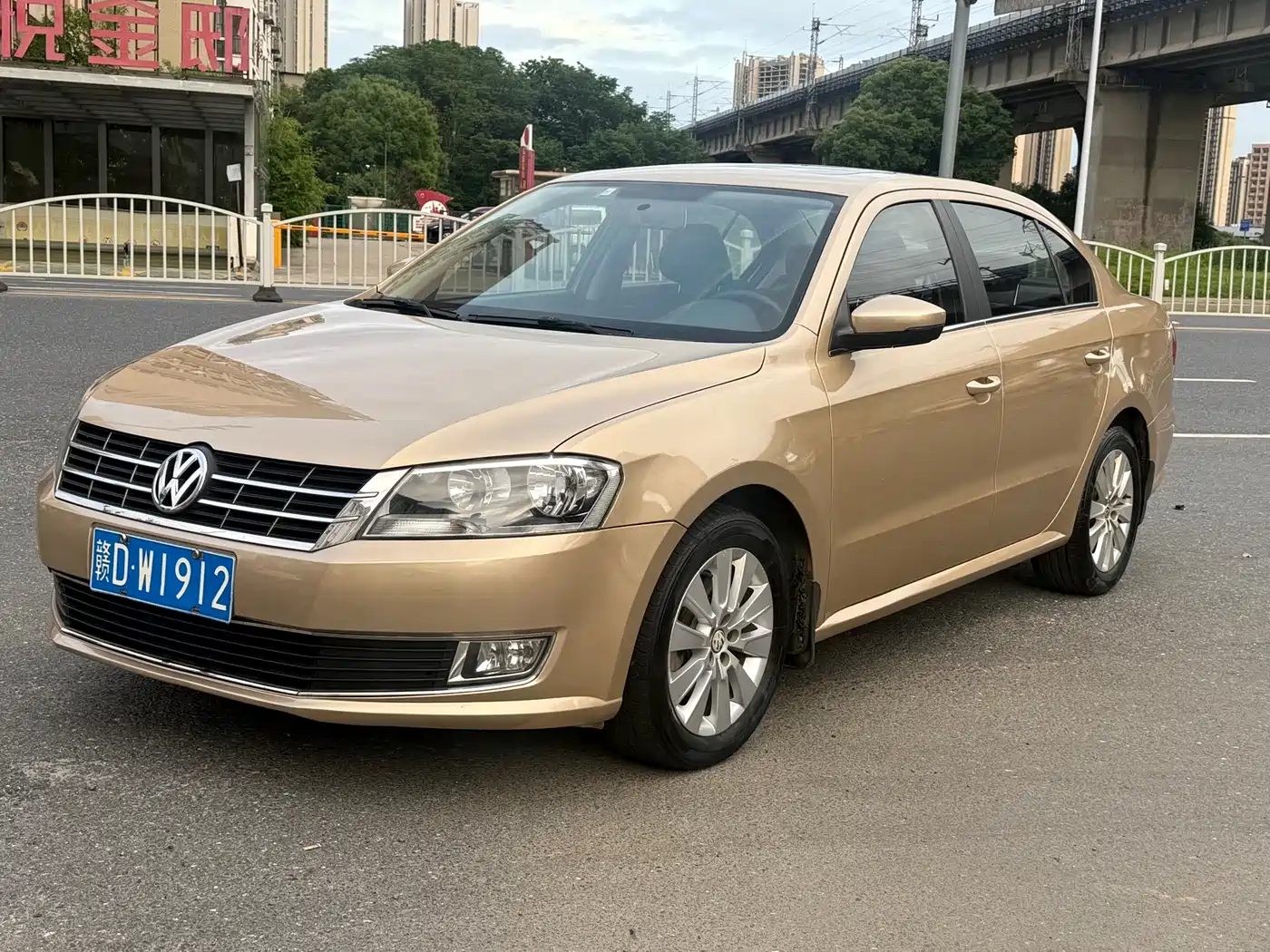 Volkswagen Lavida 2013 Facelift Classic 1.6L Automatic Comfort фото 3