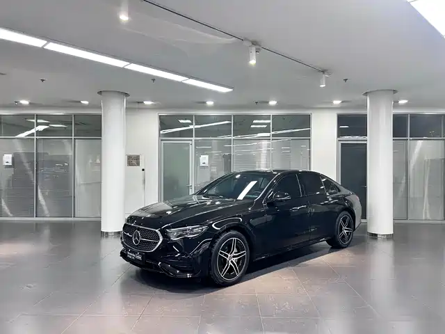 Mercedes-Benz E-Class E 300, Стиль Спорт